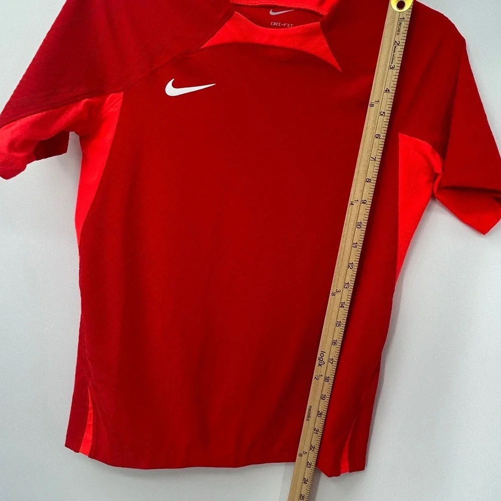Nike Dri-FIT Strike Women Red Soccer Training Top Short Sleeve Jersey Large